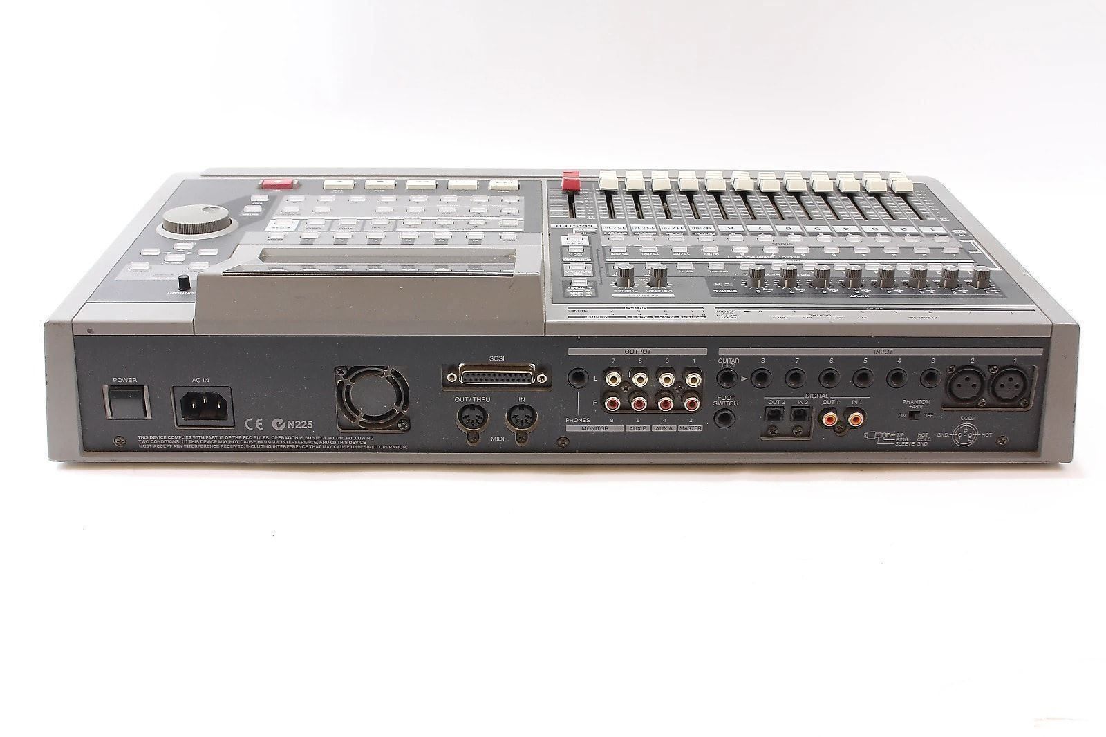 Console di mixaggio: Roland VS-1680 24-Bit Digital Studio – Usato da Lausanne venduto da asdyx 1