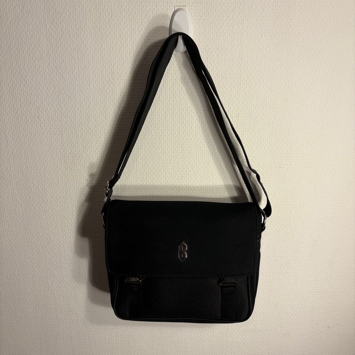 Borse: 6PM Bag (Black) – Nuovo (secondo la descrizione) da Bern venduto da gia_jqj7