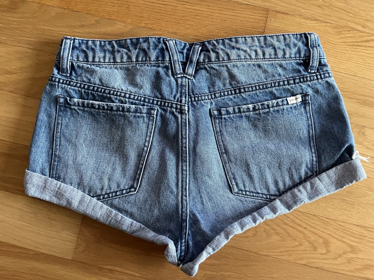 Volcom Pantaloni: Volcom Jeans Shorts, Gr. 26 – Usato da Frauenfeld venduto da heyLani 1