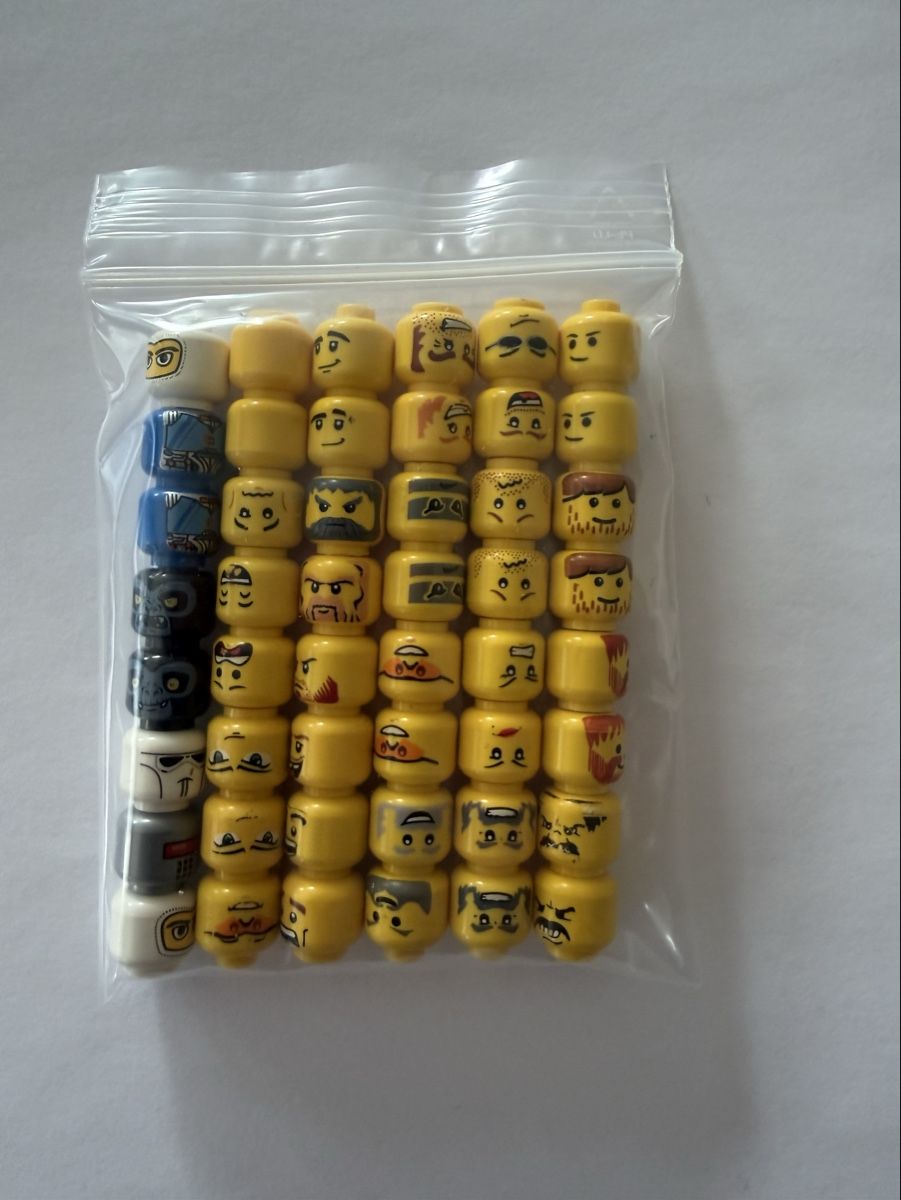Lego Giocattoli: Lego Minifiguren Köpfe, Mix, 48 Stück  – Usato da Rheinfelden venduto da zim_2hqc