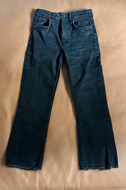 Jeans: Jeans ZARA neri 38 mini flare – Usato da Gandria venduto da mar_5yvs