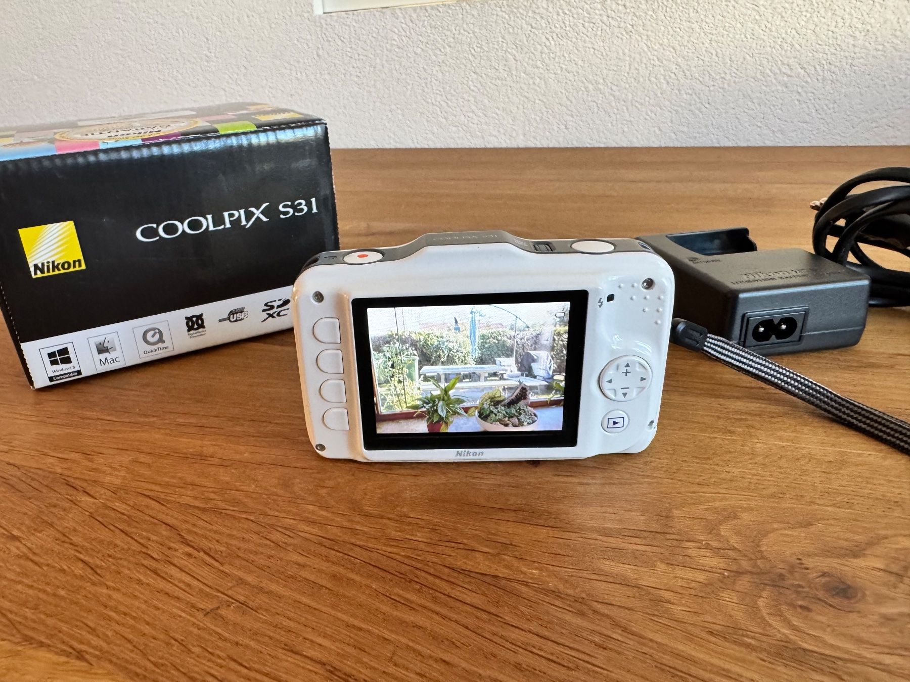 Nikon Fotocamera: Nikon COOLPIX S31 – Nuovo (secondo la descrizione) da Frauenfeld venduto da dilili 3