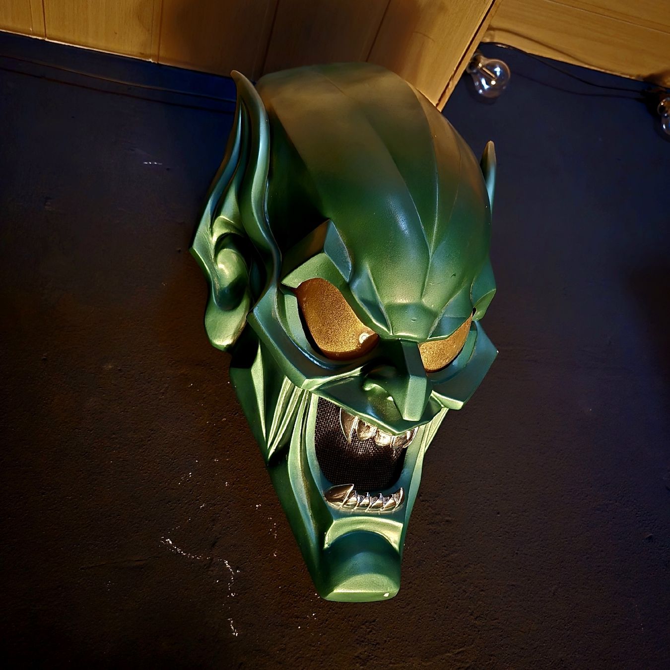 Masken: Masque bouffon vert  – Gebraucht aus Court von Mirko_w8w5