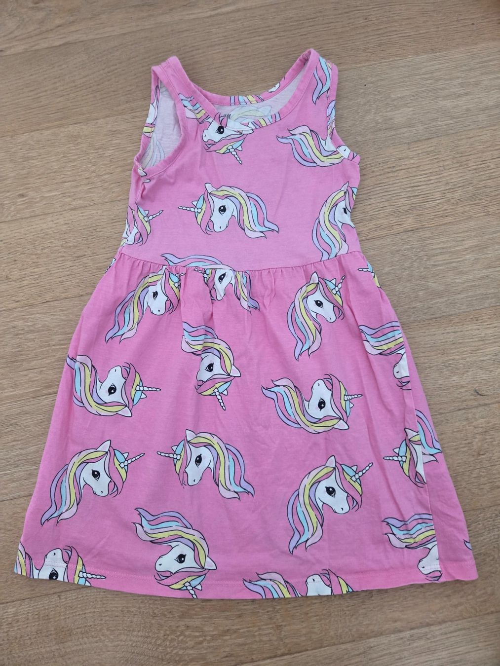 Vestiti & Gonne: Robe fille taille 110-116 – Usato da Carouge GE venduto da Gasco