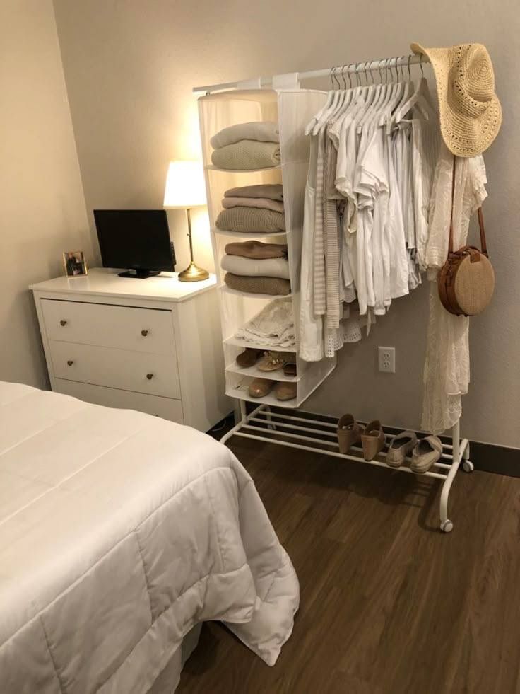Ikea Guardaroba: IKEA RIGGA Height Adjustable Cloth Rack – Nuovo (secondo la descrizione) da Zürich venduto da Jiajun_Peng 3