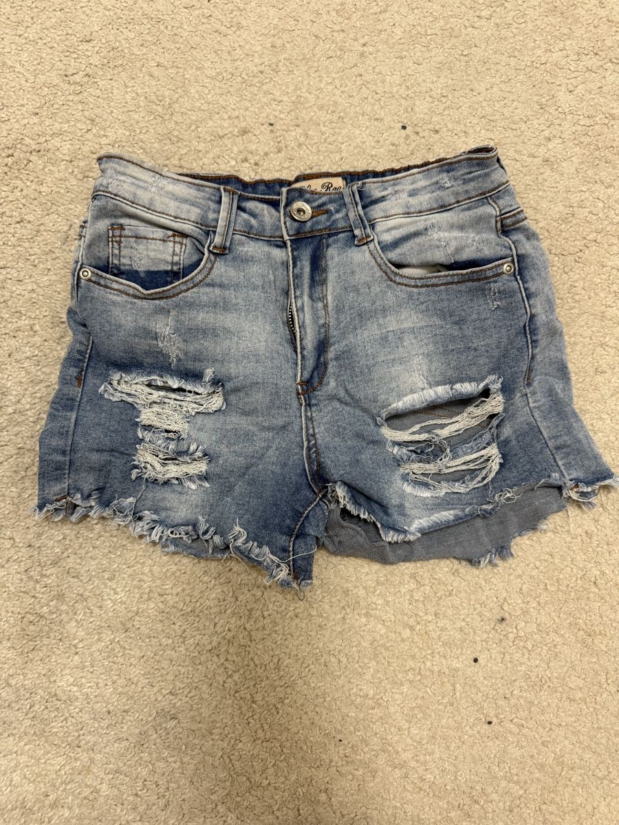 Jeans: Shorts zerissen – Usato da Bolligen venduto da arg_v256