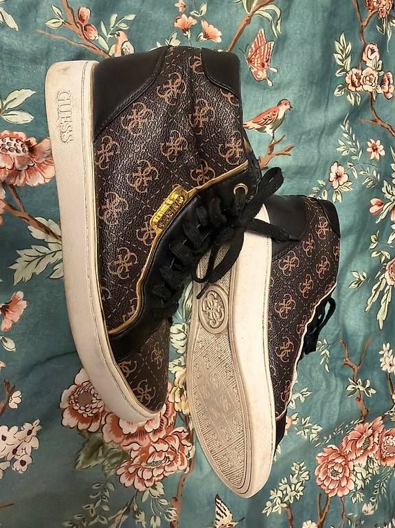 Chaussures femmes: Schue Guess – D'occasion à Köniz par ges_786t