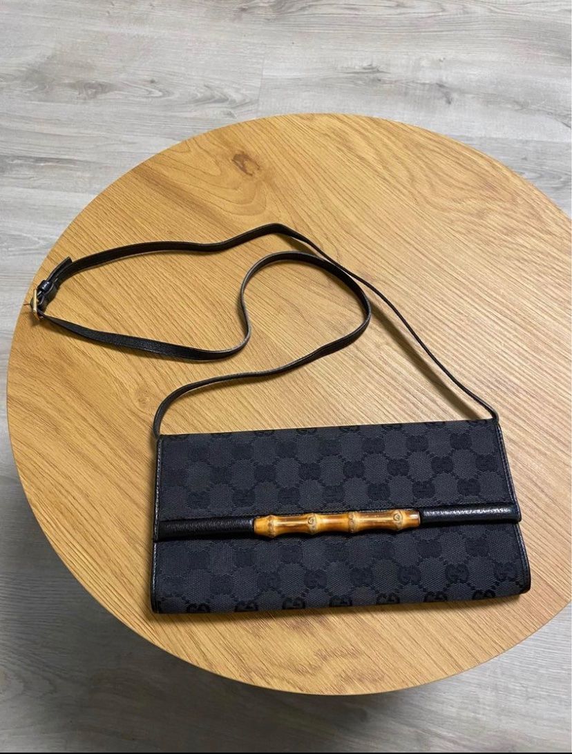 Borse da donna: Sac GUCCI Monogram Bamboo Bar Clutch – Usato da Montreux venduto da Perledor 4