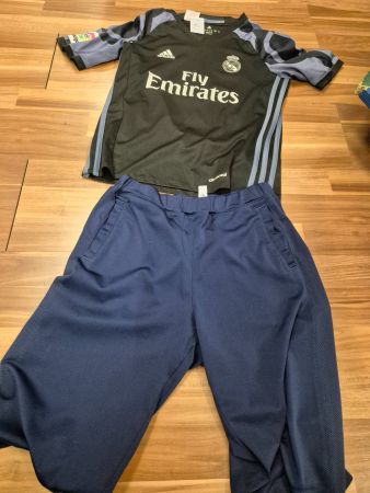 Real Madrid Bale Trikot mit Hose Grösse 152 K4