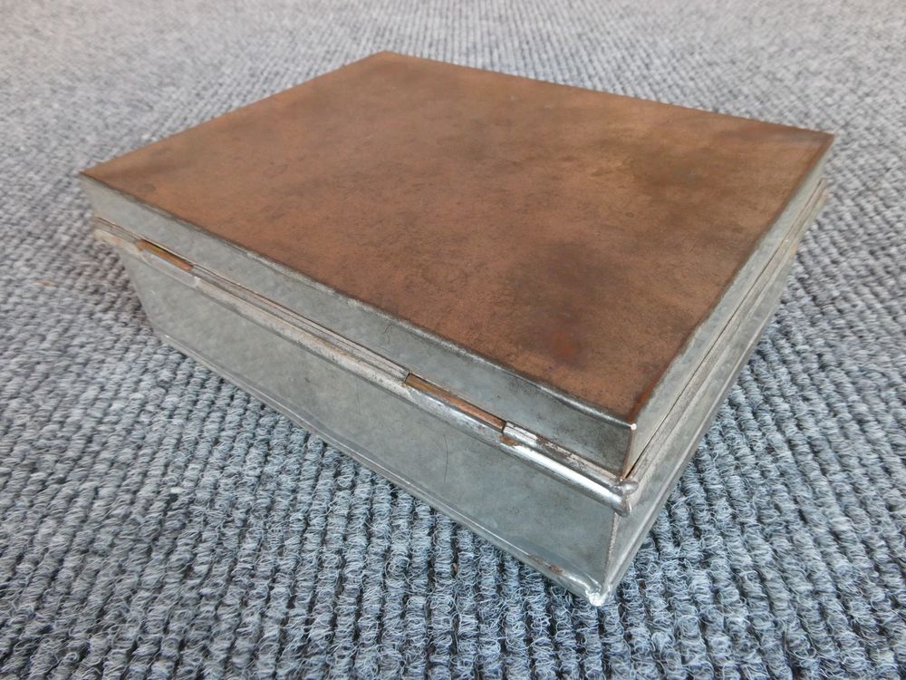 Blechbox mit Deckel und Lasche zum Abschliessen (Gebraucht) in ...