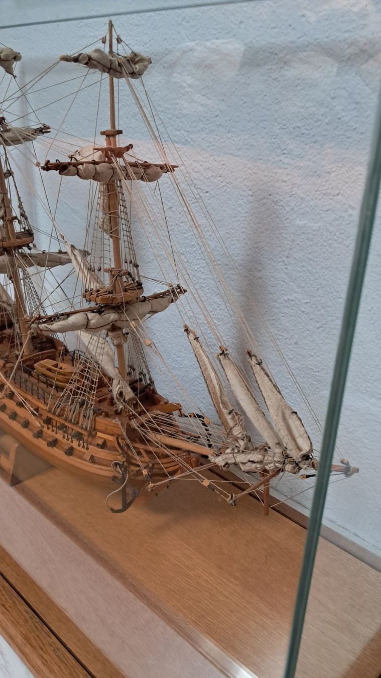 Kit di modellismo & Modellini statici: Modellschiff Le Superbe 1:150 1785 "1967" – Nuovo (secondo la descrizione) da Lufingen venduto da E-Auktion 3