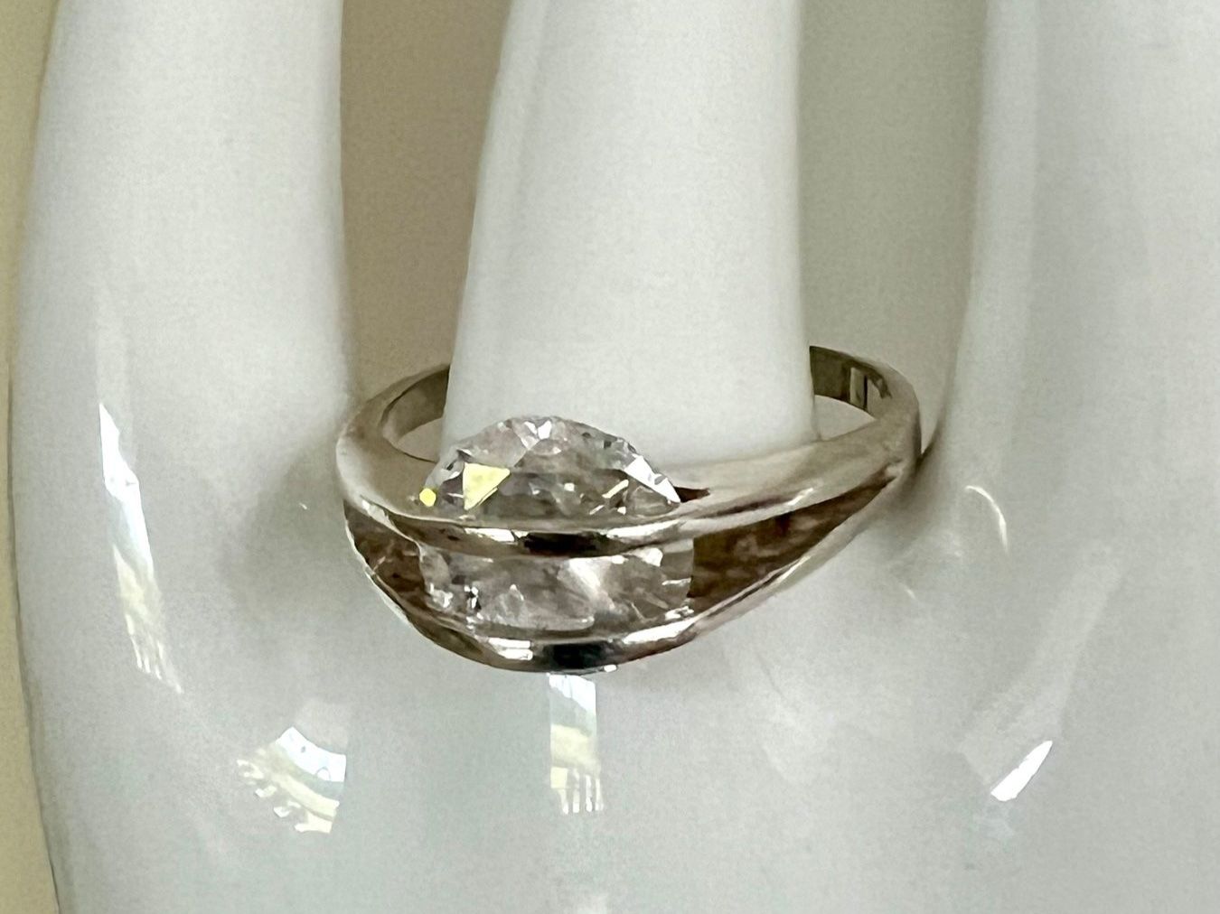 Anelli: Designer Silber Ring 925 mit 9mm schwebendem Zirkonia – Usato da Ruswil venduto da artbyhand 1