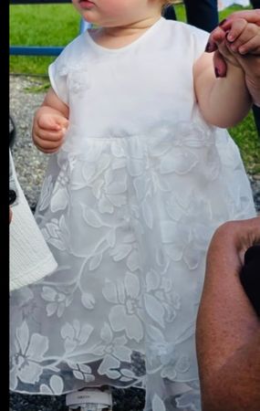 Festliches weisses Kleid