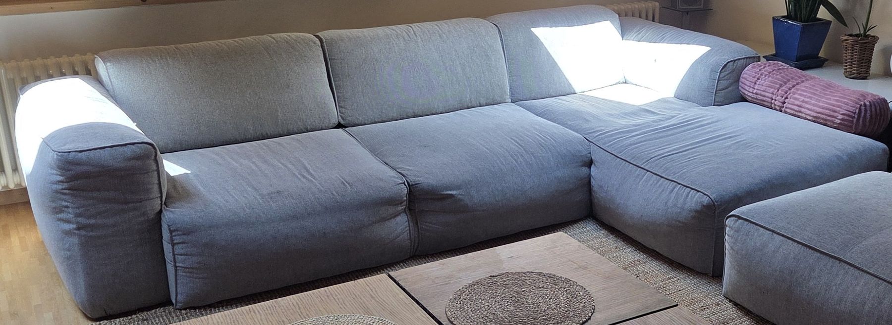 Divani: Ecksofa grau mit Hocker guter Zustand. – Usato da Effretikon venduto da knust234