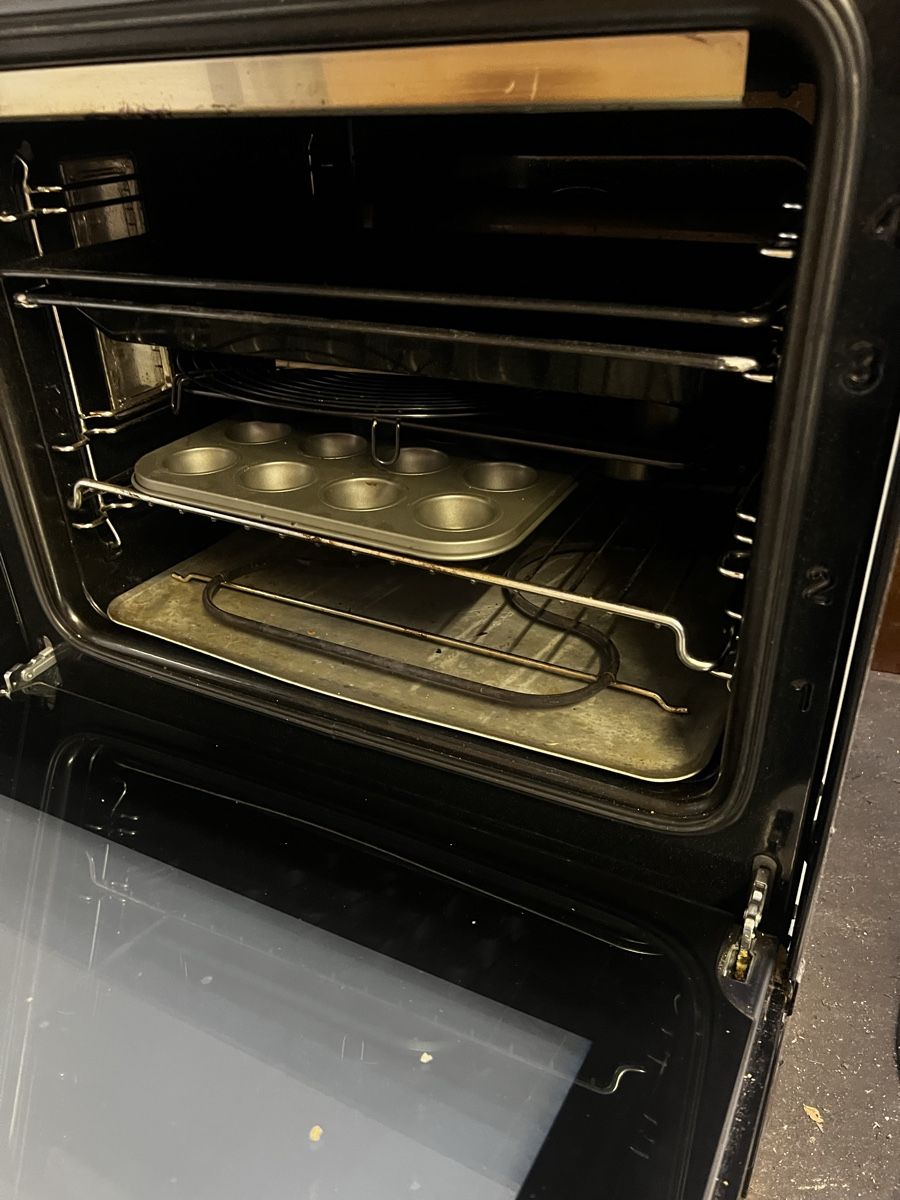V-Zug Forni: V-Zug Backofen und Herd – Usato da Trasadingen venduto da Kaffee.mann 5