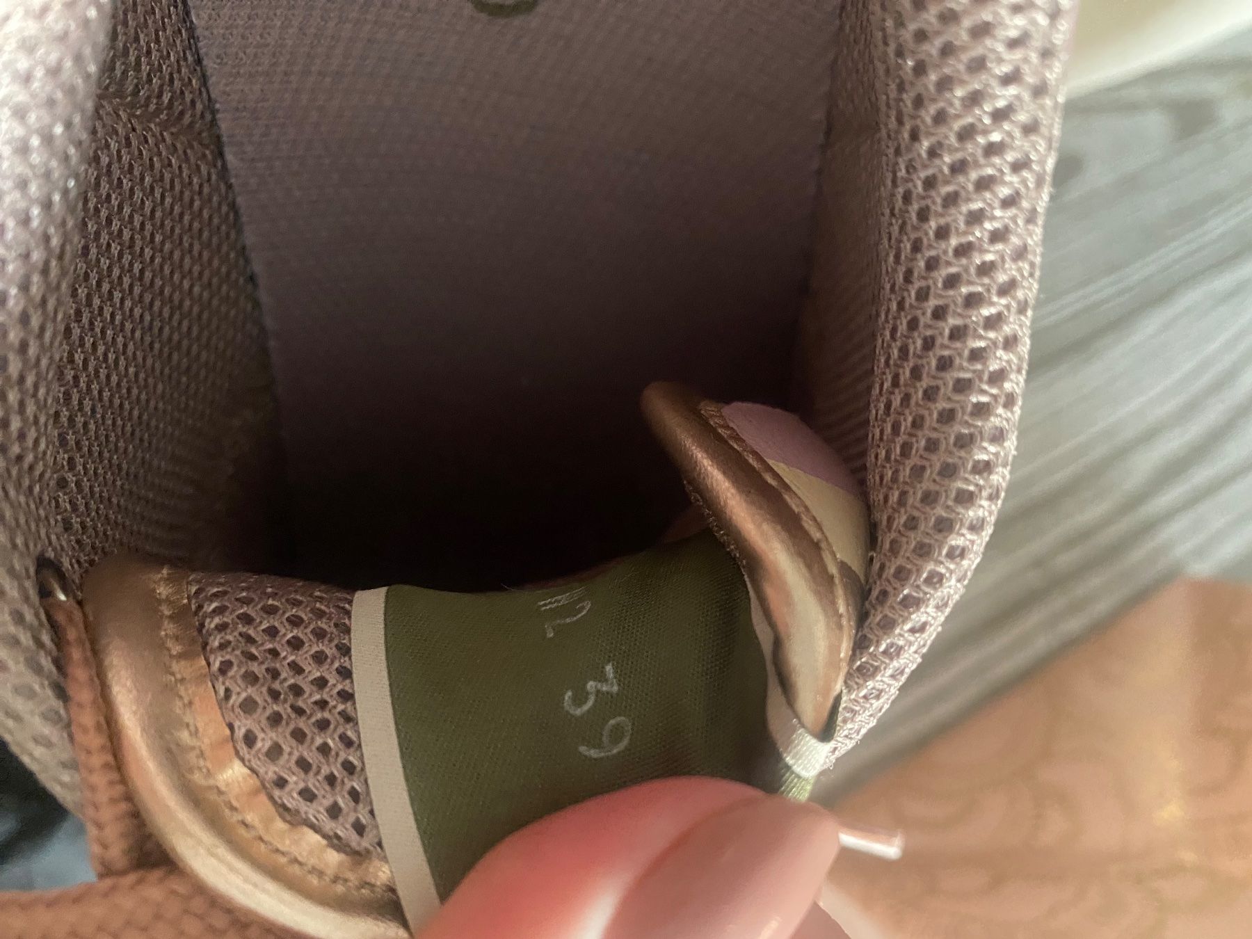 Damenschuhe: Valentino Sneakers – Gebraucht aus Erlenbach ZH von Vicky123456 7