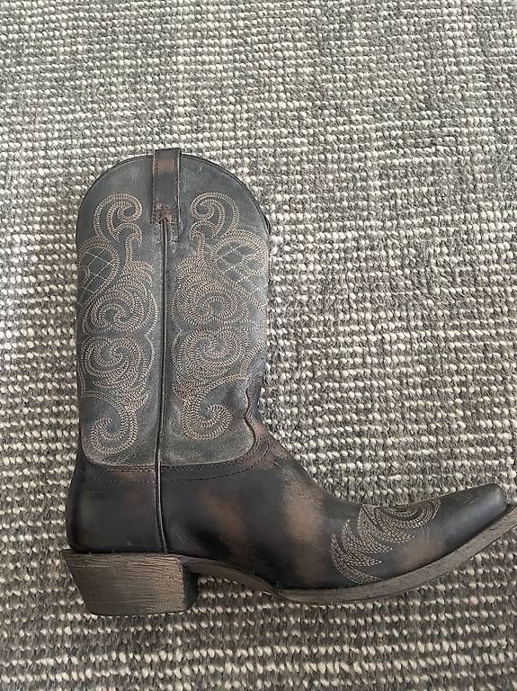 Chaussures femmes: Cowboy Boots Ariat Grösse 39 – D'occasion à Zollikon par mad_hh6q