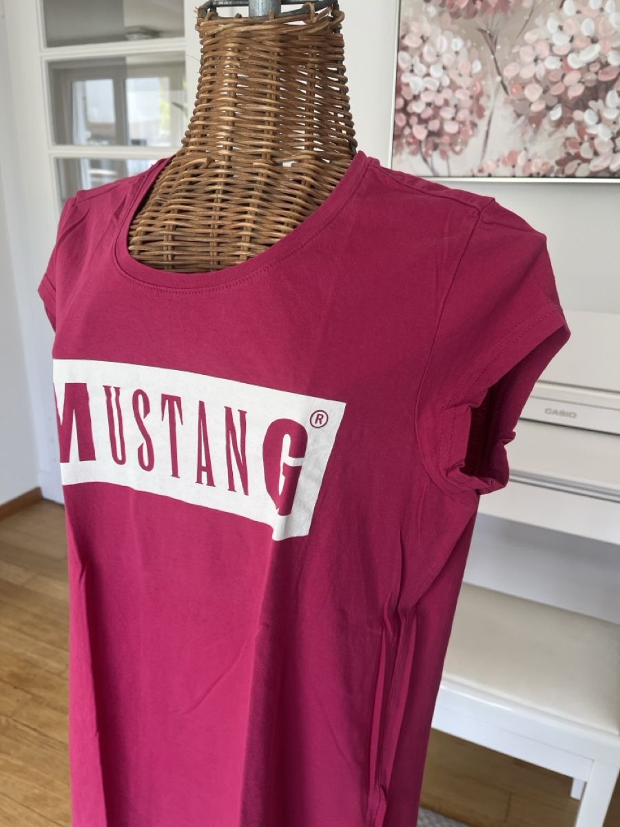 T-shirt: Mustang T-Shirt, Himbeere, M – Usato da Solothurn venduto da Bobesch08 1