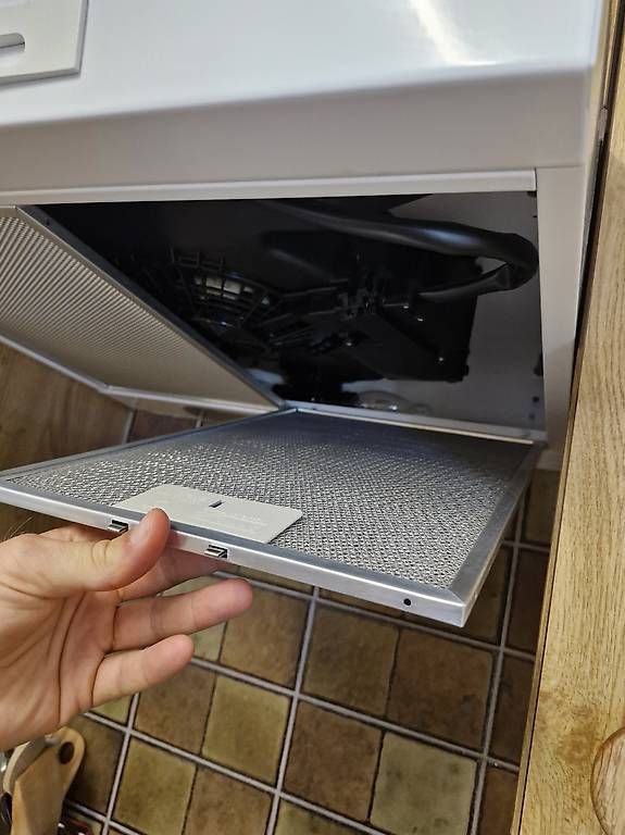 Hottes de ventilation: Dunstabzugshaube V-ZUG weiss – D'occasion à Wädenswil par Canubis 3