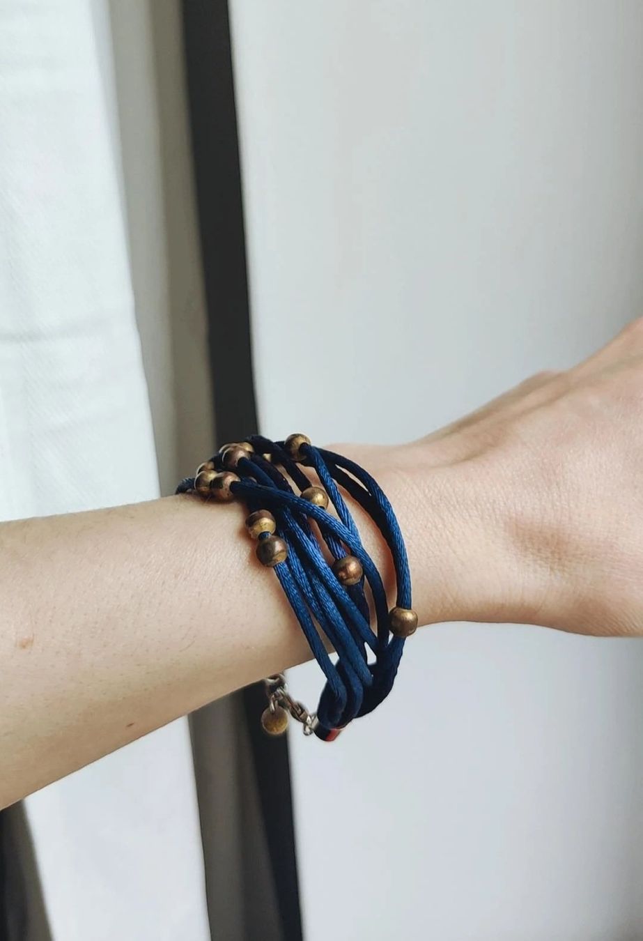 Bracciali & Braccialetti: Handgefertigtes Armband in Dunkelblau – Usato da Zürich venduto da tsu_76bc