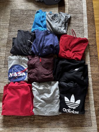 11 Herren Hoodies S/M ab 1.-