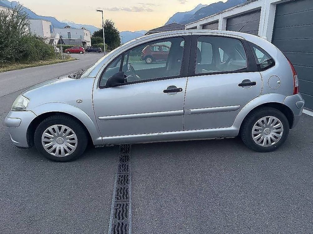 Citroën Automobili: Citroën C3, 1.4L, 5 Portes, Bon état, Climatisation, etc – Usato da Conthey venduto da ditade 4