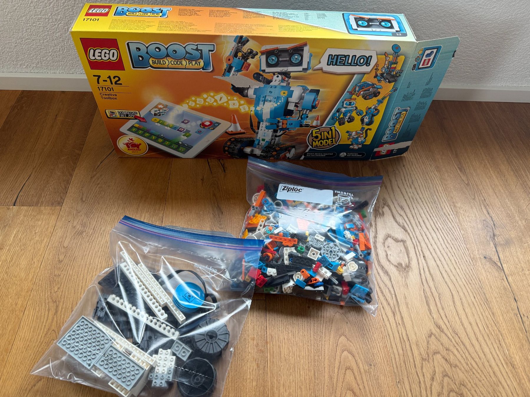 Lego Baukästen: Lego Boost - 5in1-Set 17101 - Complete – Gebraucht aus Zollikon von Stephane_duCan