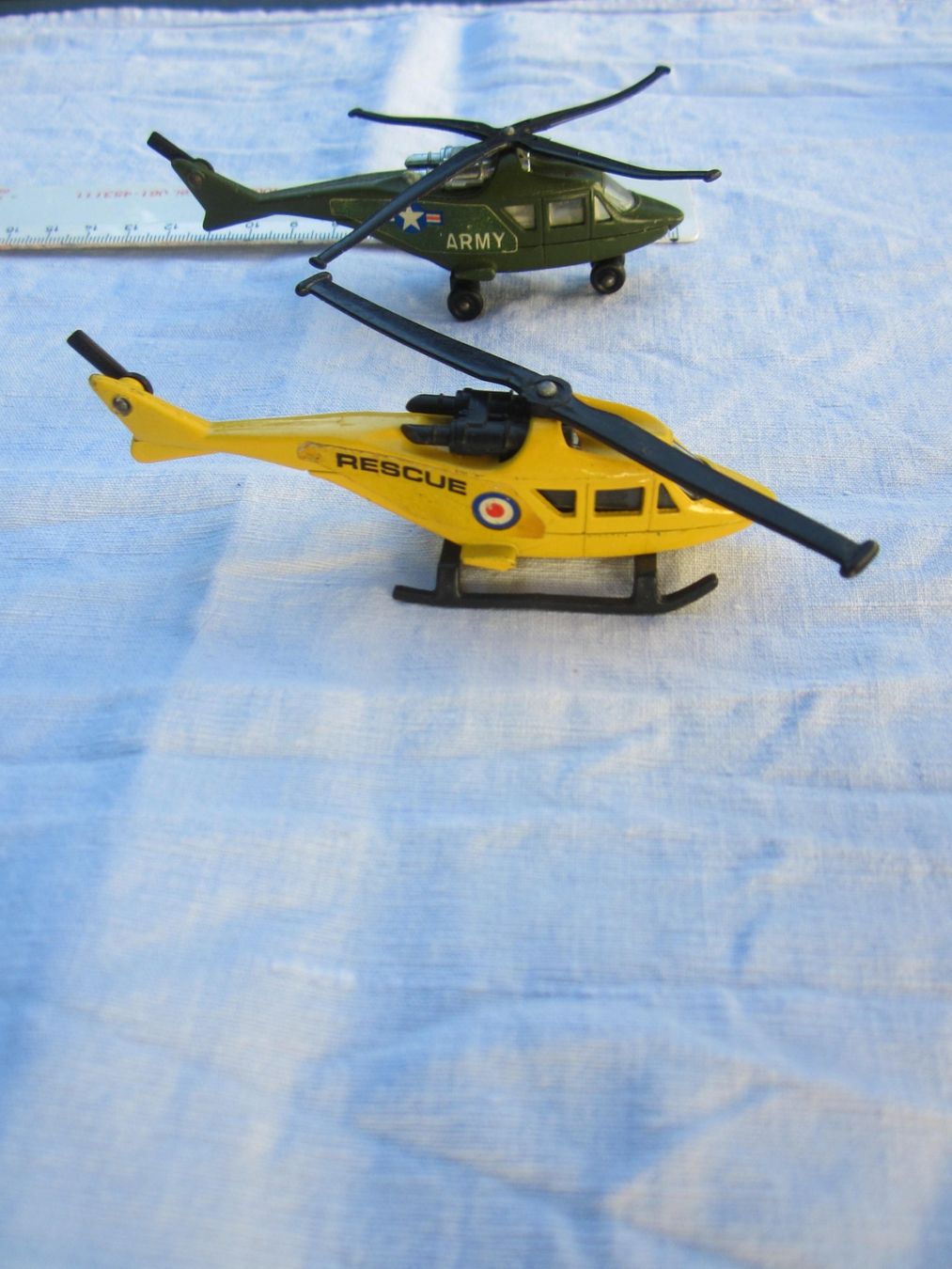 Kits de montage: 2 Hélicoptères – Neuf (Voir description) à Tramelan par Tors 3