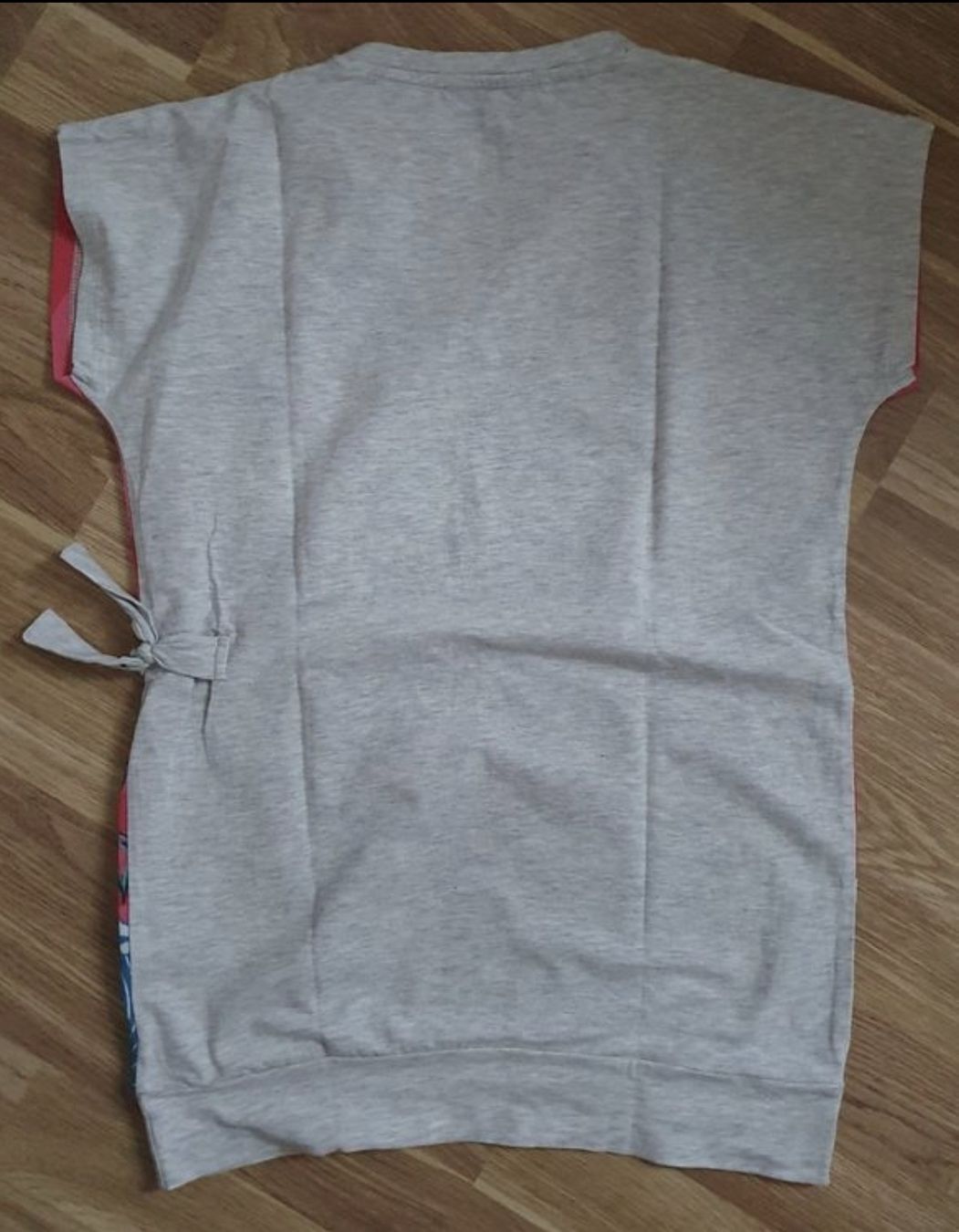 Guess Blusen, T-Shirts & Tops: GUESS tunique taille 128 neuve – Neu (gemäss Beschreibung) aus Le Locle von Arya4 1