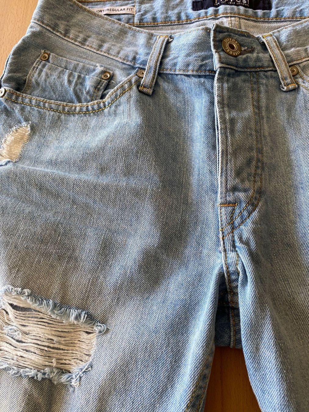 Pantaloni: short Tiffosi gr.S – Usato da Delémont venduto da Petitlutin 1