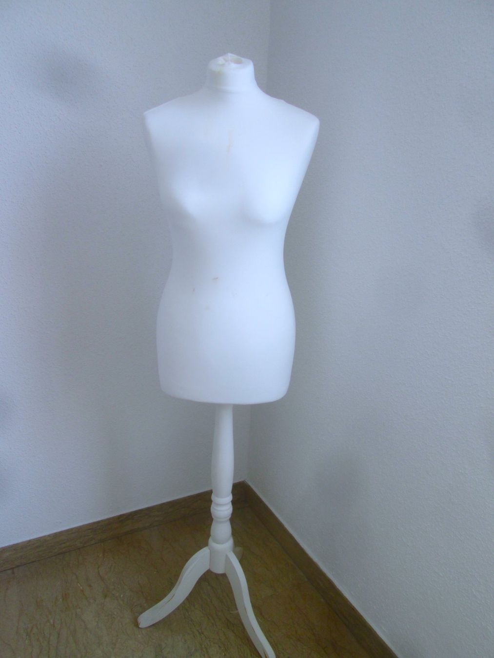 Equipement de magasin & Foires: Styropor-Mannequin – D'occasion à Sementina par babucia