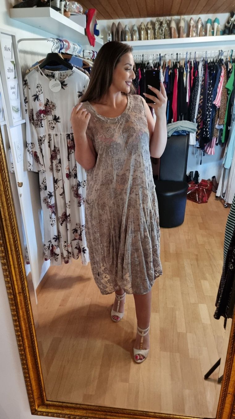 Robes: 🌺Kleid Größe 2XL🌺 – D'occasion à Wald ZH par CapLux 2