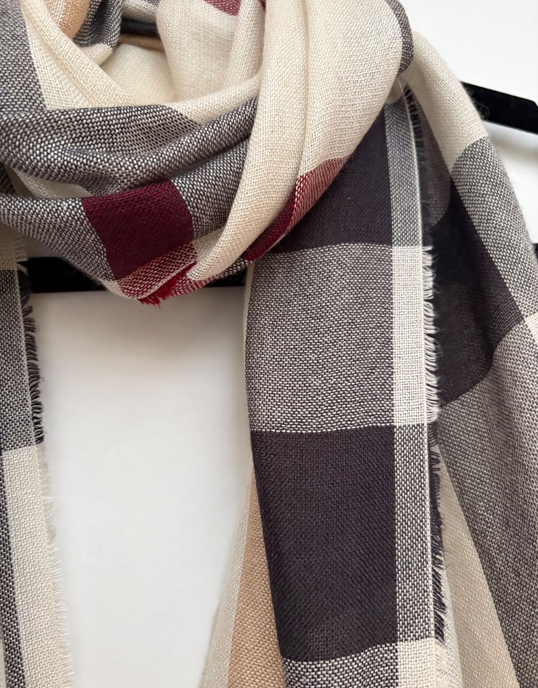 Burberry Foulards & écharpes: Burberry Seide / Kaschmir Schal – D'occasion à Unterägeri par Jutka_04 4