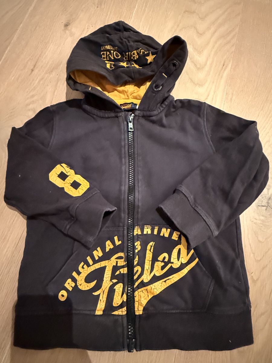 Maglioni & Felpe: Zip-Hoodie Grösse 3/4 – Usato da Rümlang venduto da zflyfa0001