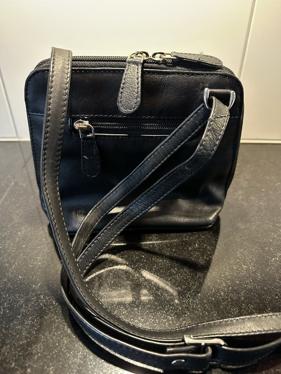 Borse da donna: Umhängetasche NIKA Leder schwarz – Nuovo (secondo la descrizione) da Münsingen venduto da Innchen 2