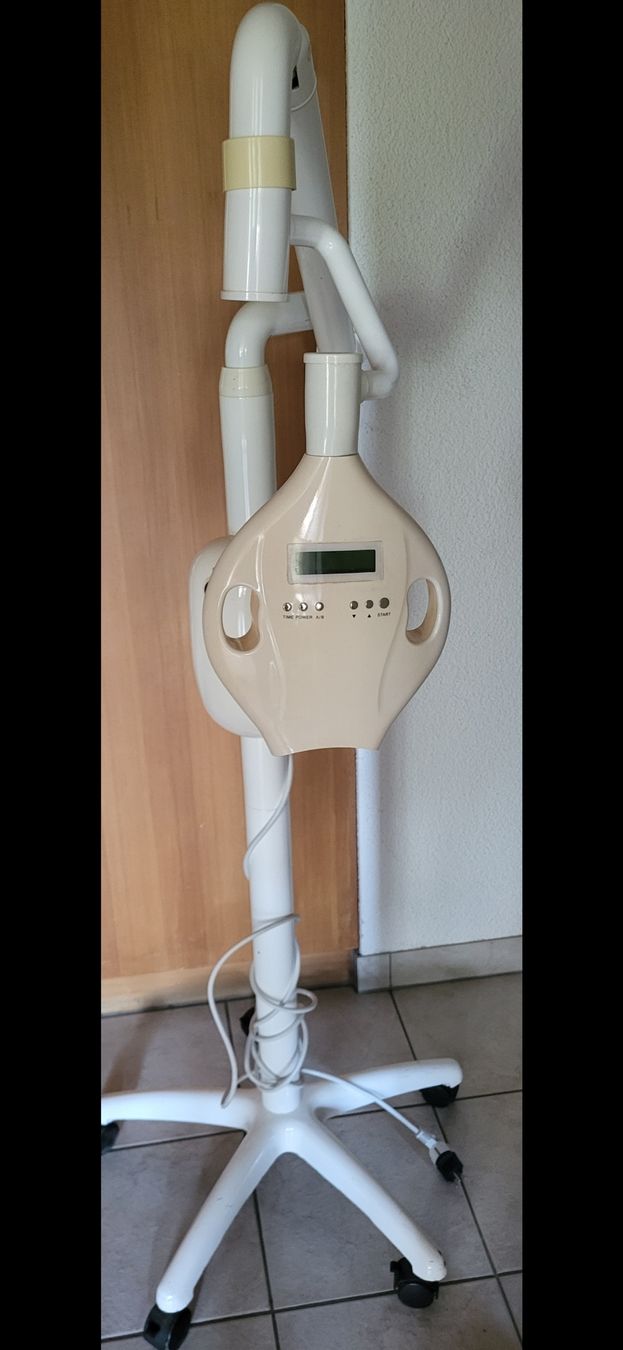 Cura dei denti: Teeth Whitening Machine – Usato da Auw venduto da DonQuixote19