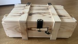 neuwertige schöne Weinkiste/ Aufbewahrungsbox