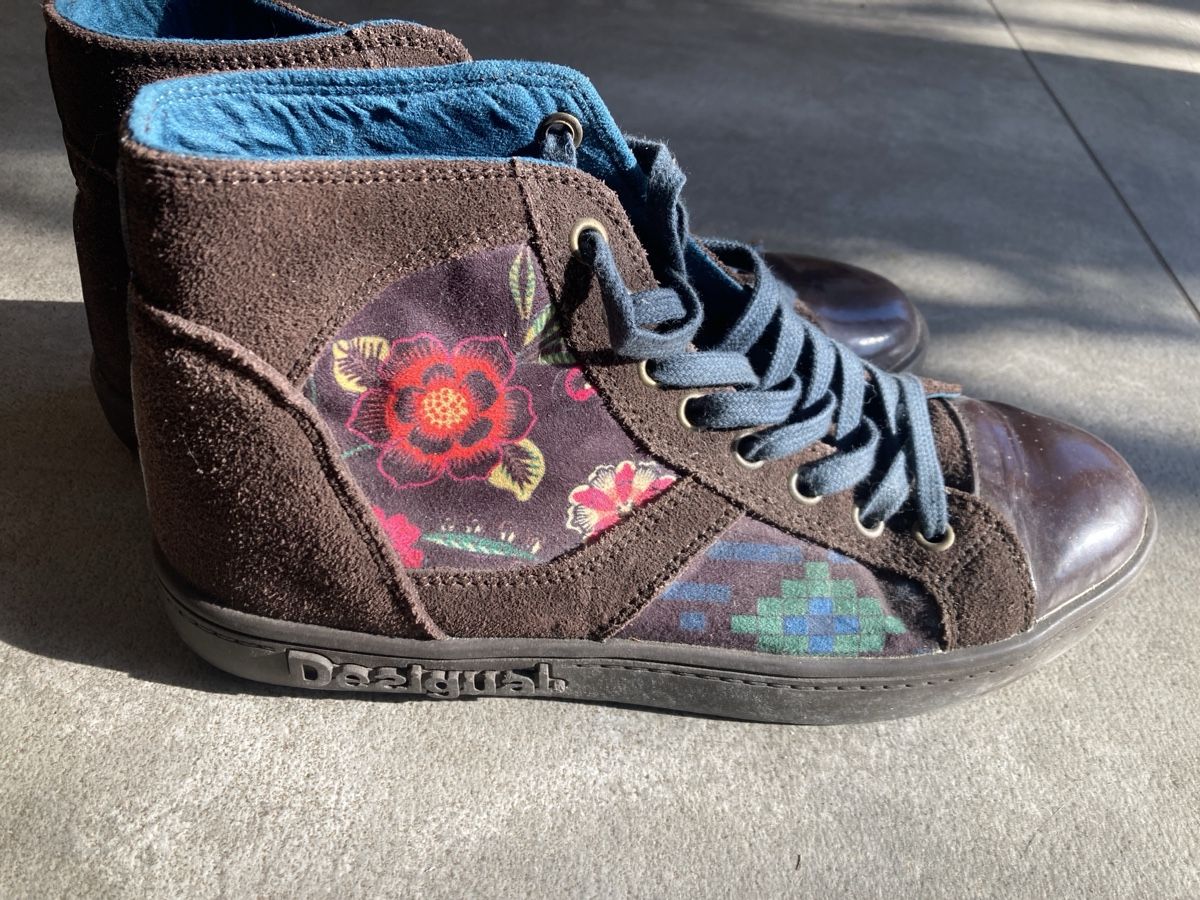 Desigual Scarpe da donna: Bottines montantes Desigual, taille 38 – Usato da Daillens venduto da blancheneige4