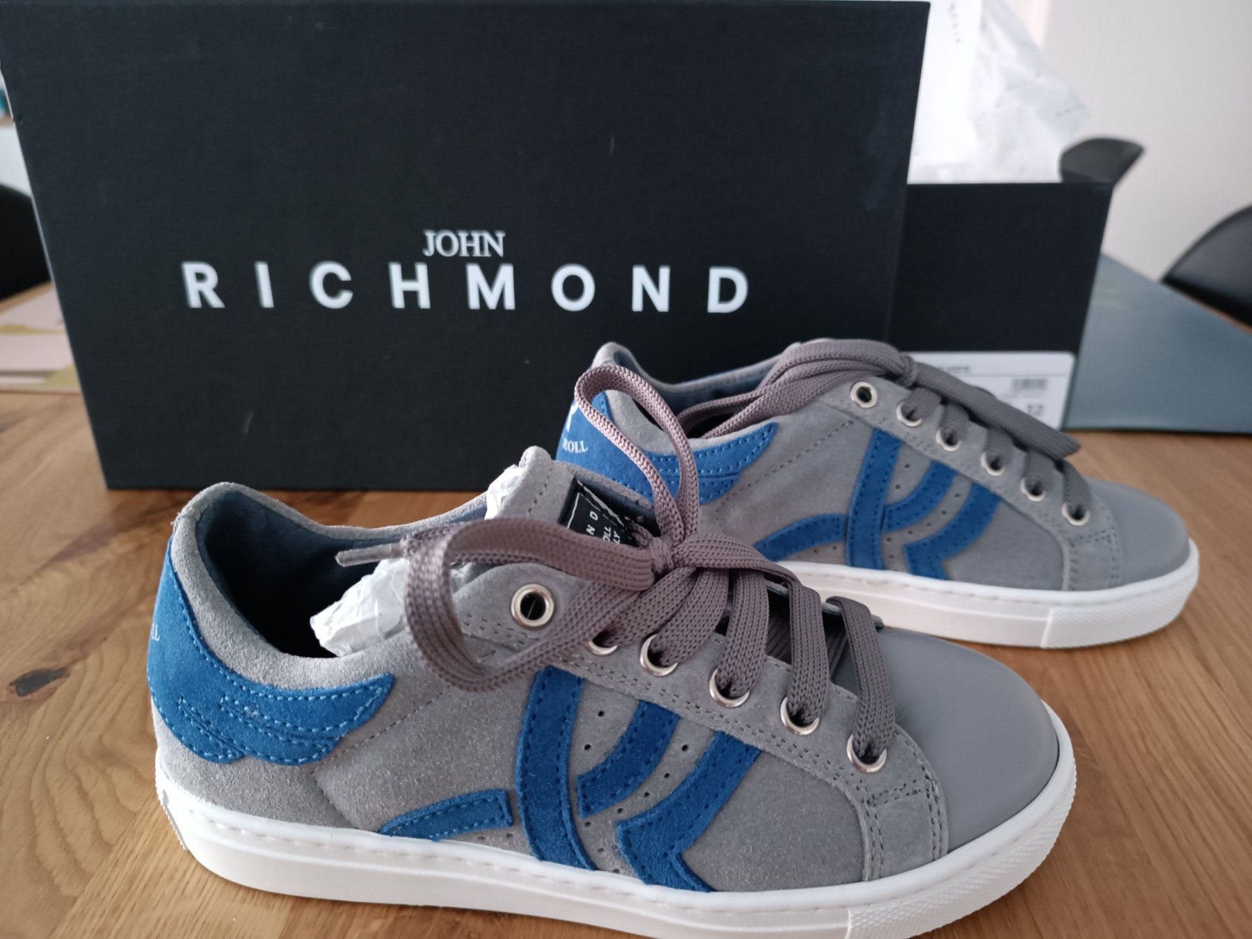 Scarpe per ragazzi: John Richmond Sneakers Gr. 32 NEU – Nuovo e nell'imballaggio originale da Wangs venduto da Pammy333