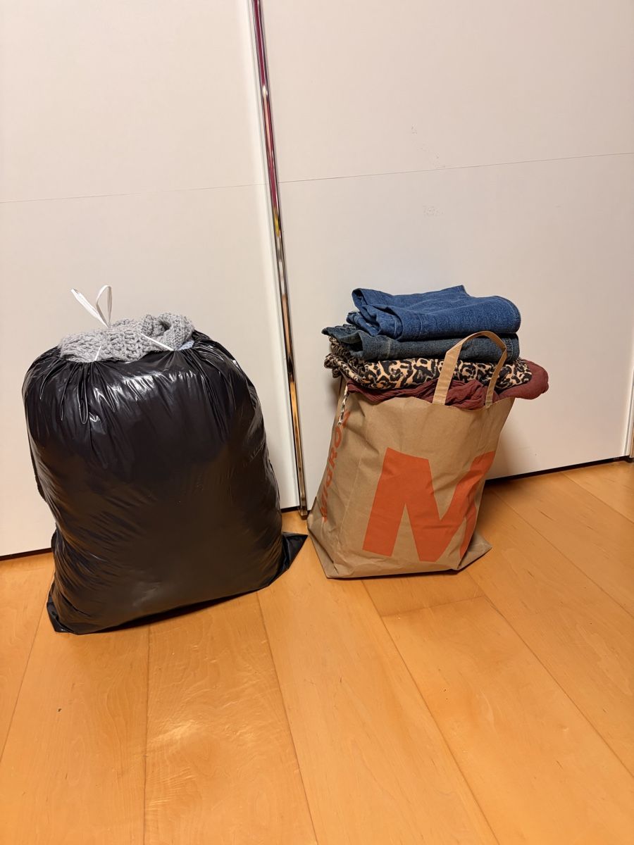 Lotti di vestiti: 2 sacs d’habits  – Usato da Lavigny venduto da Lea_9rxv