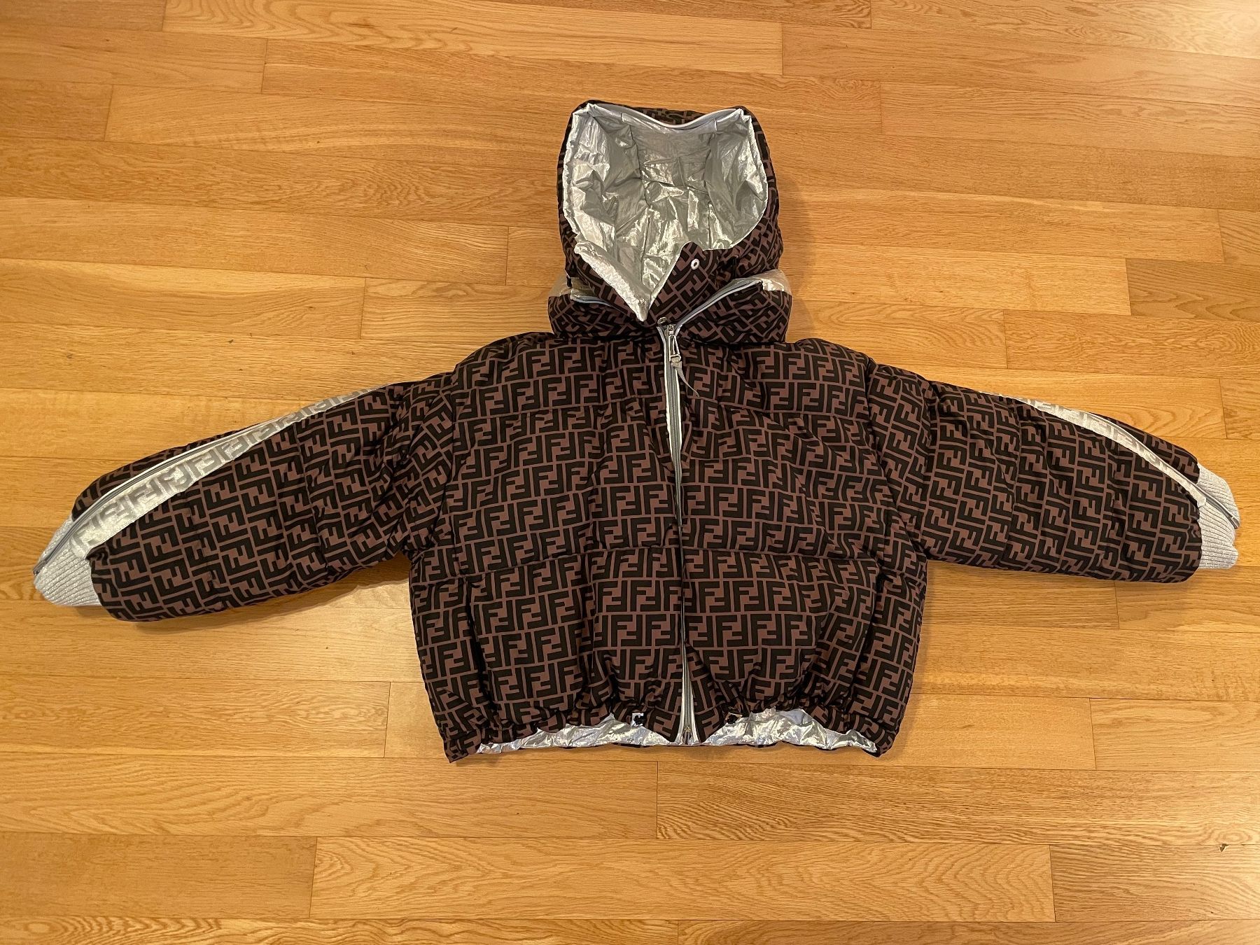 Fendi Giacche: FENDI x Nicky Minaj FF Puffer Jacket – Nuovo (secondo la descrizione) da Corcelles NE venduto da gingerbrain 3