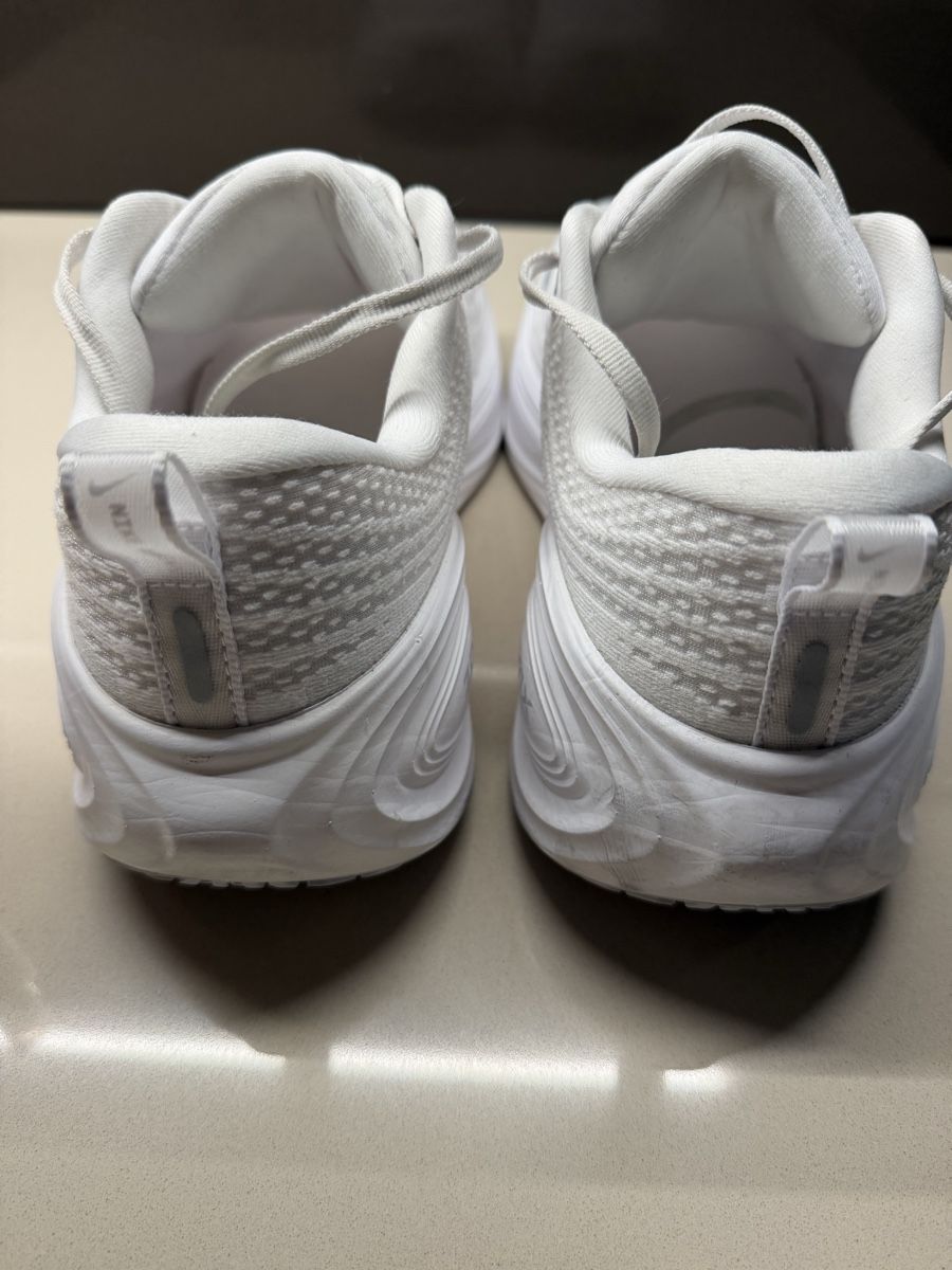 Nike Scarpe da uomo: Nike Vomero Plus Size EU 41 – Usato da Zürich venduto da bgg 5