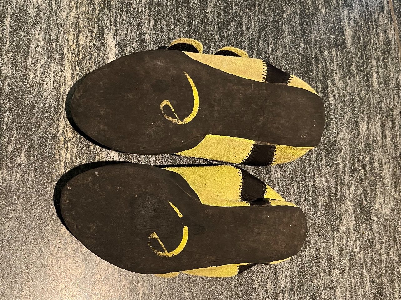 Edelrid Scarpe per ragazzi: Kletterschuhe Kinder Gr. 33-34 – Usato da Affoltern am Albis venduto da corkel 1