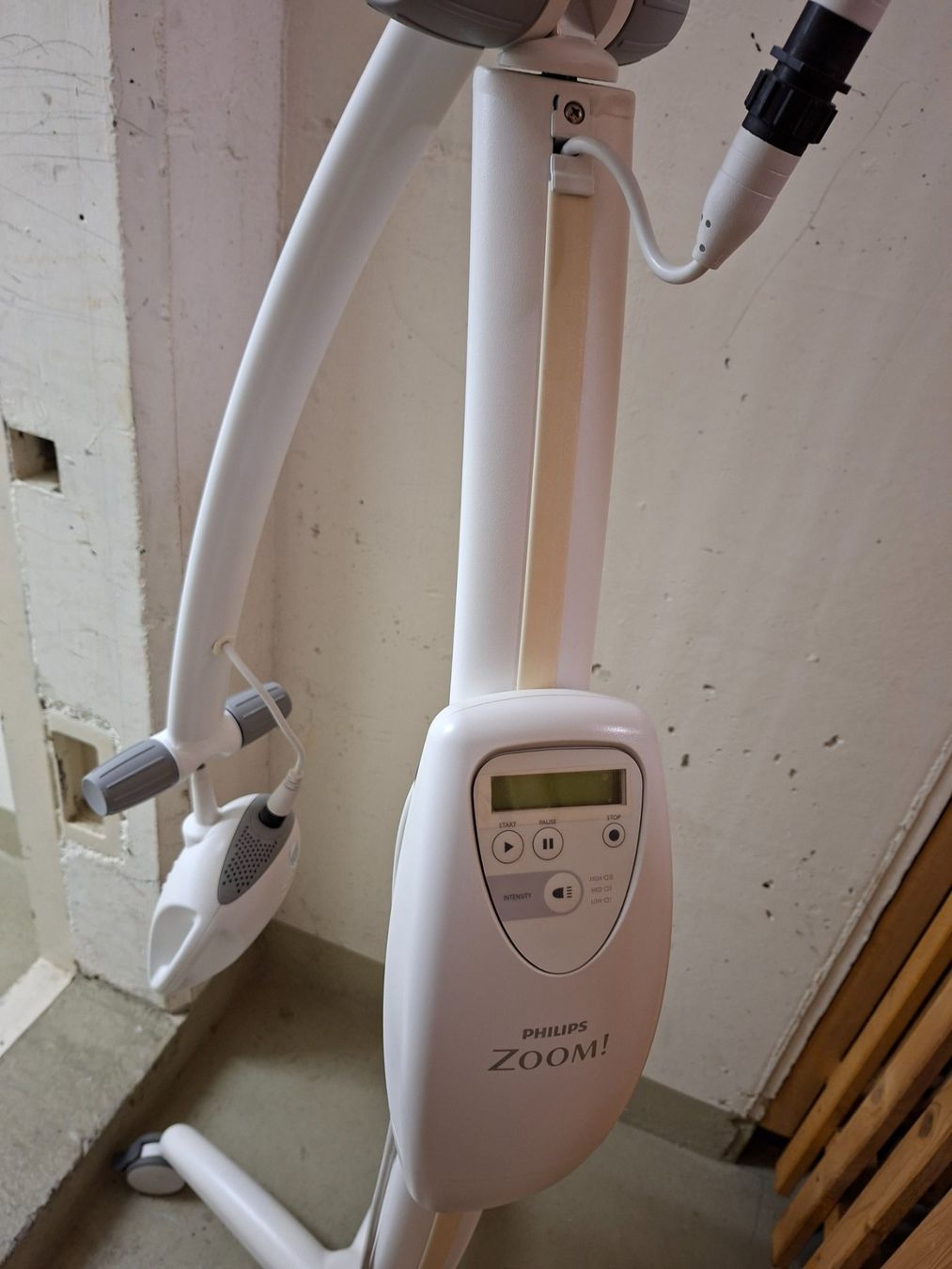 Philips Sonicare Soins dentaires: Philips Zoom Zahnaufhellungsgerät gebraucht – D'occasion à Eschenbach SG par 24682468 6