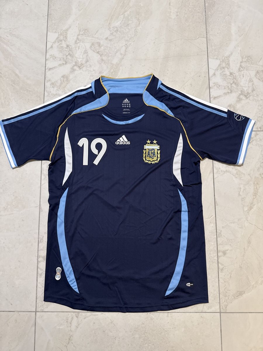 Adidas Canottiere & Pantaloni: Argentinien Match Trikot Messi 19 – Nuovo (secondo la descrizione) da Bronschhofen venduto da leo_99hp