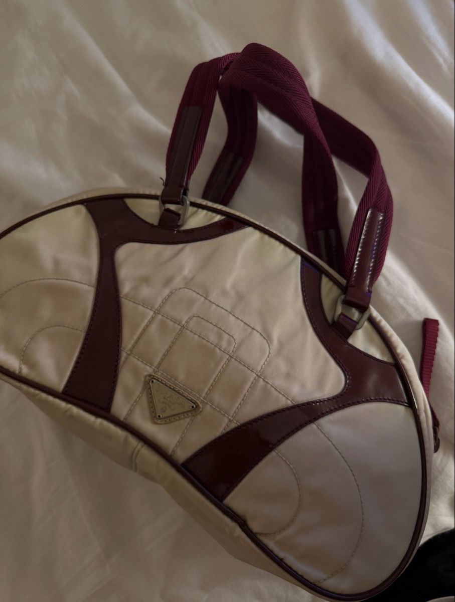Prada Taschen: Vintage Archive Prada Nylon Tasche – Neu (gemäss Beschreibung) aus Zürich von thriftedfromeast 2