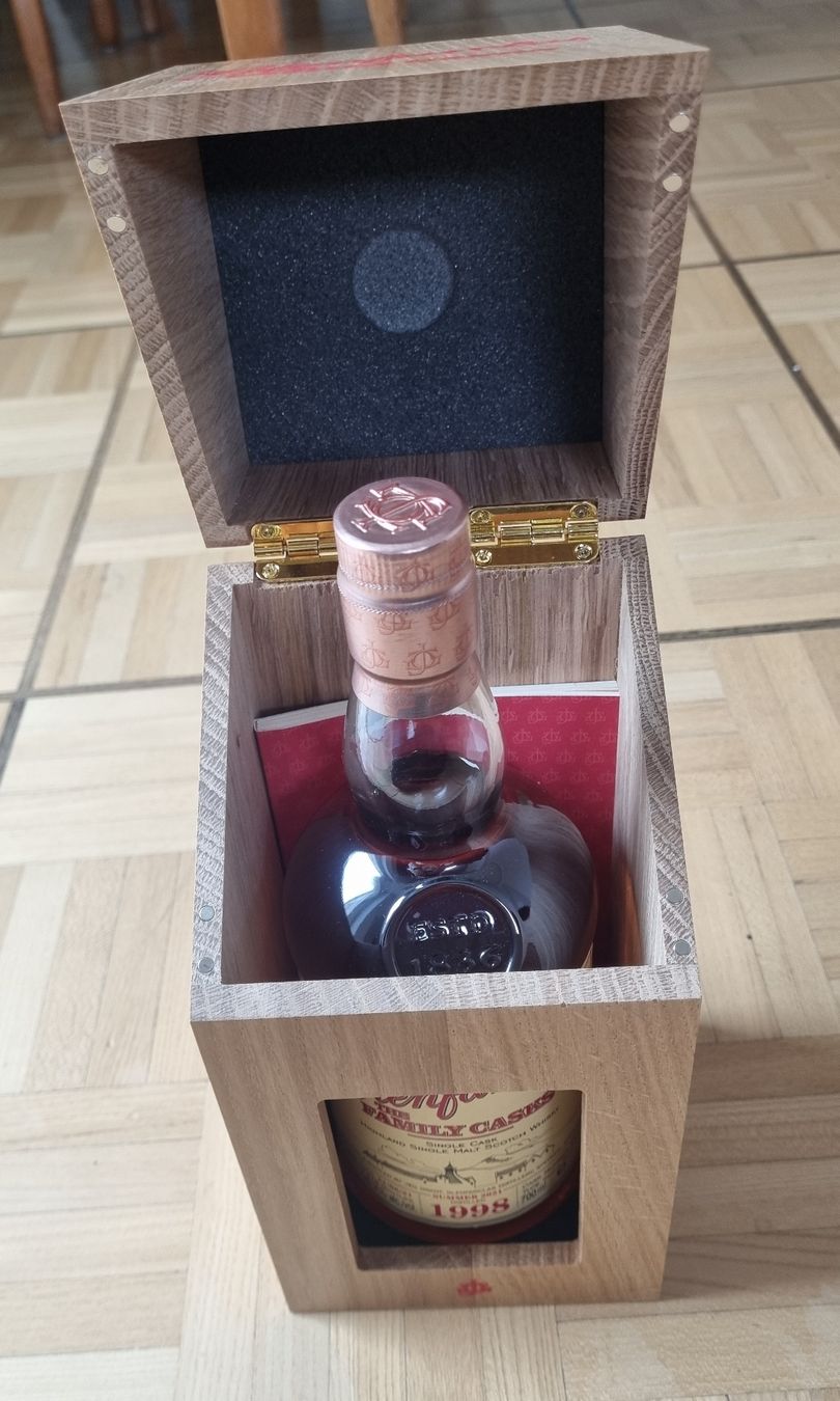 Glenfarclas Bevande alcoliche: Glenfarclas Family Casks 1998 Single Cask Whisky – Nuovo e nell'imballaggio originale da St. Gallen venduto da EnricoPalazo 1
