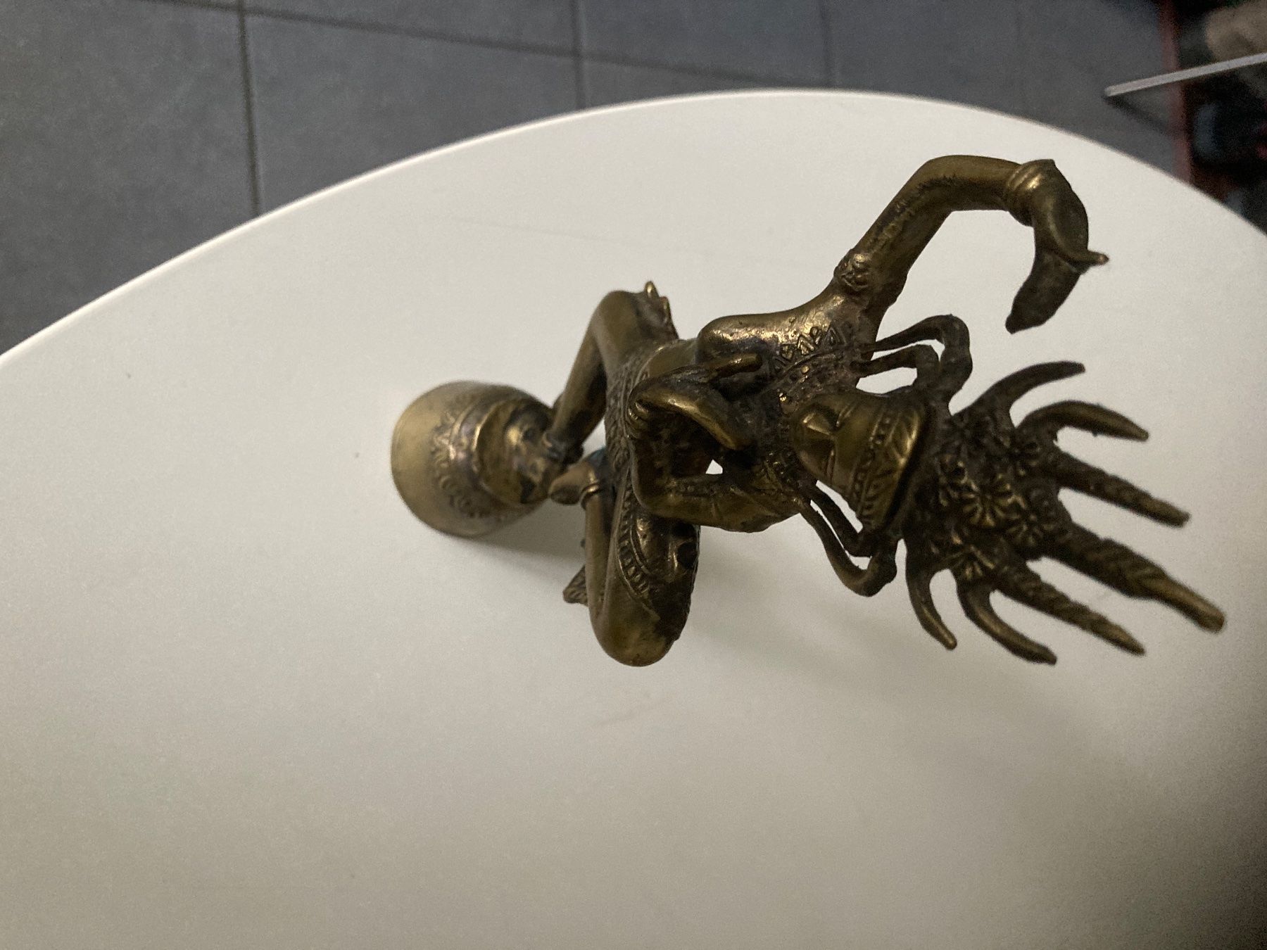 Campanacci mucche: Tisch-Glocke mit einer asiatischer Tänzerin – Usato da Zürich venduto da Chaeffeler 3