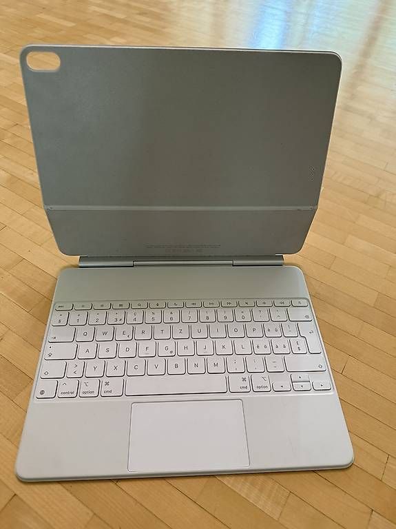 Claviers: original Apple iPad Magic Keyboard 13" Model A3340 – D'occasion à Scherzingen par polini42 1