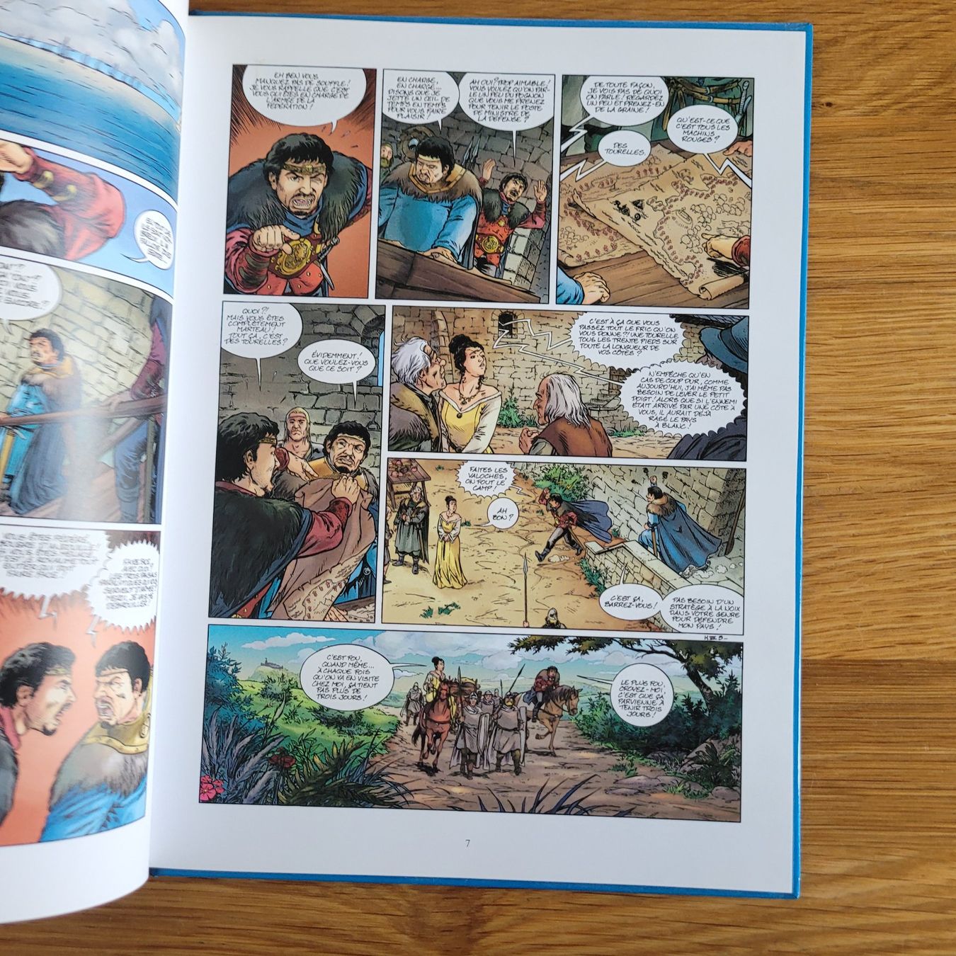 Fumetti: BD EO Kaamelott 7. Contre Attaque En Carmélide – Usato da Biel/Bienne venduto da Destockweb 1